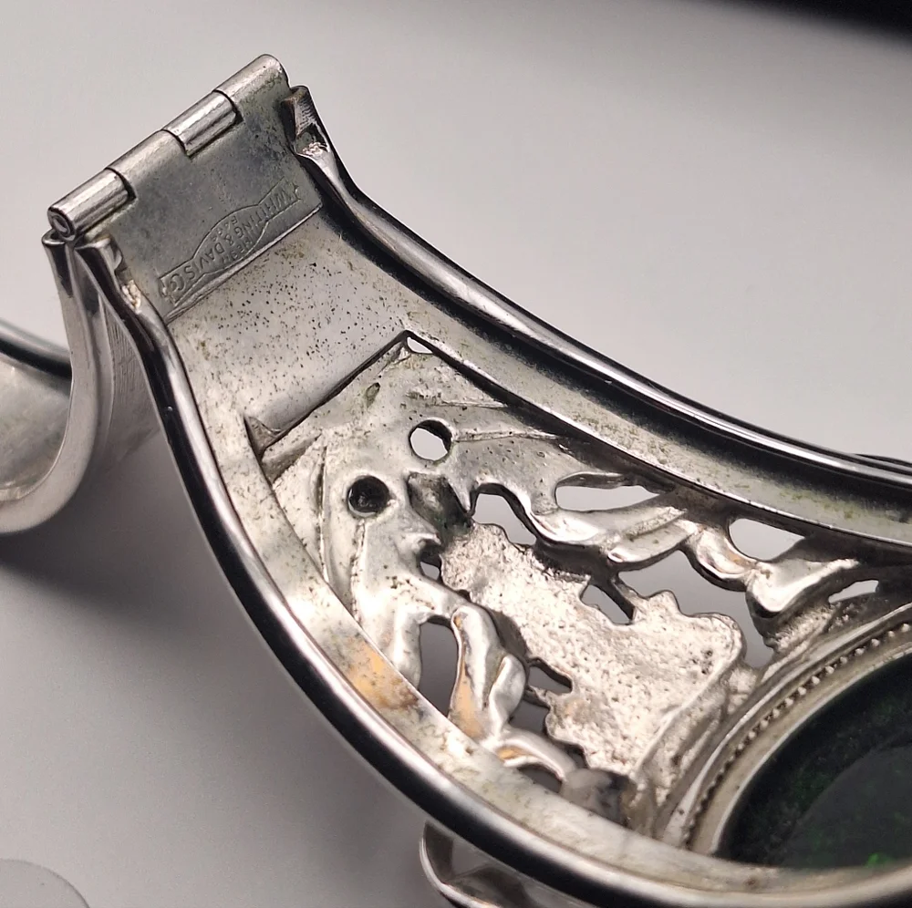 💚Whiting & Davis Silver-Tone Green Foiled Glass Hinged Bracelet *repair* - Picture 5 of 11